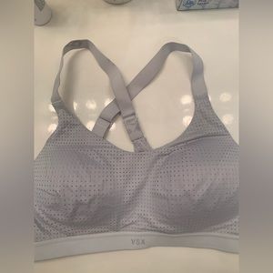 ‼️Moving sale‼️ Victoria secret sports bra white 36C